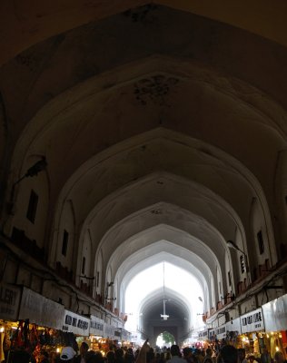 9896 Red Fort echoing arches.jpg