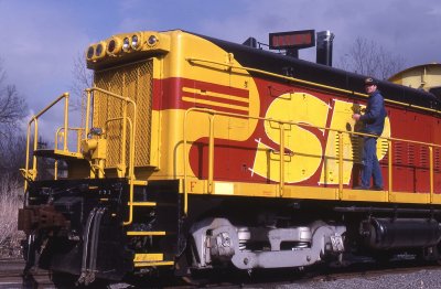 23 - improving SP SW900E 1192 for a shot - painting the SP - 1989 