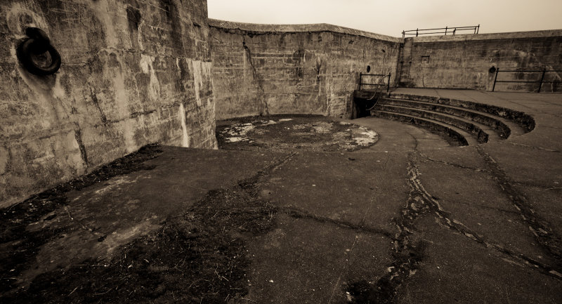 Gun Emplacement, Abandoned <br> (FortCasey_011413-40-2.jpg)