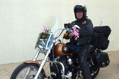 Carl puts up with the pink and gets ready to ride to Bruce's for a scrumptious breakfast Sunday morning.