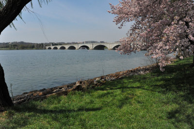 Arlington Bridge over the Potomac River (General Lee's house (now Arlington House) shown left center)