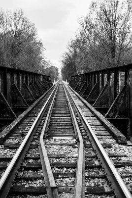 121206-349-- Turning railroad tressel macon Ga.