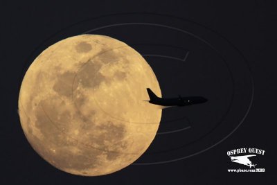 _MG_9486 jet and moon.jpg