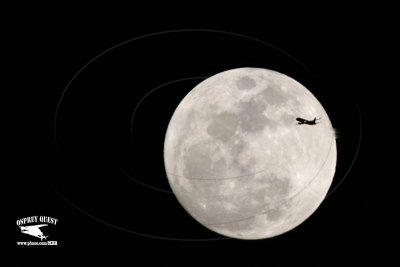 _MG_9726 jet and moon.jpg