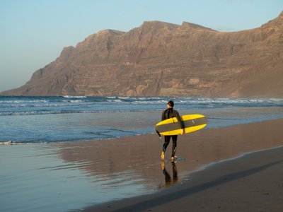 winter surfer
