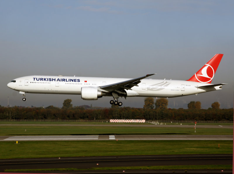 B777-300 TC-JJJ