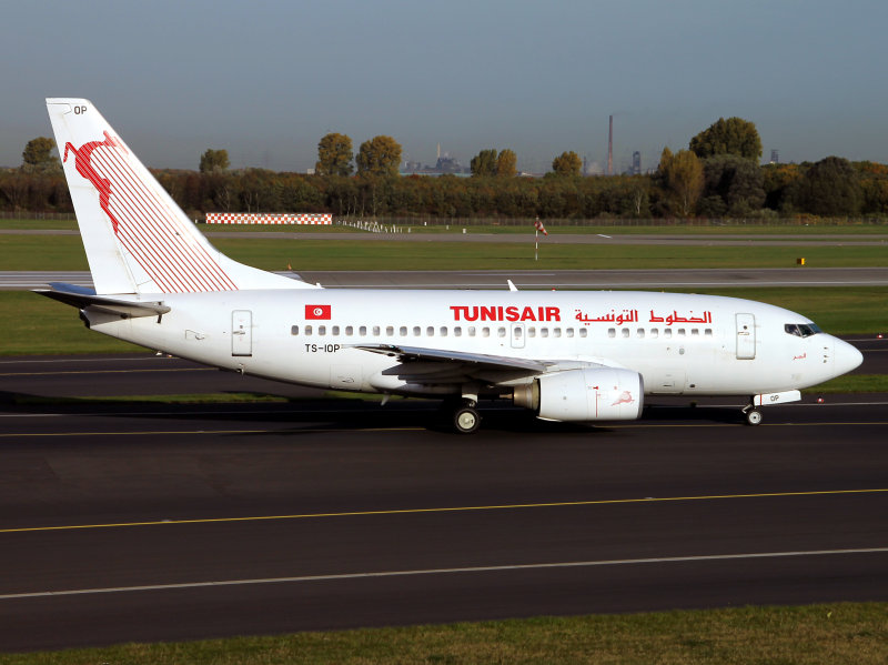 B737-600 TS-IOP