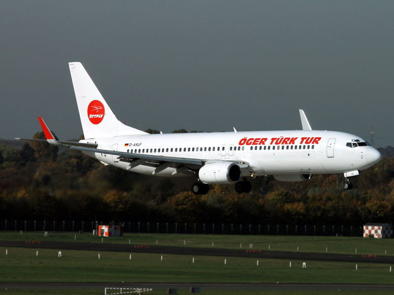 B737-800 D-AXLF