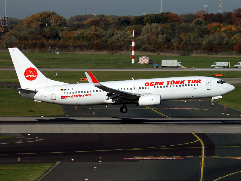 B737-800 D-AXLF
