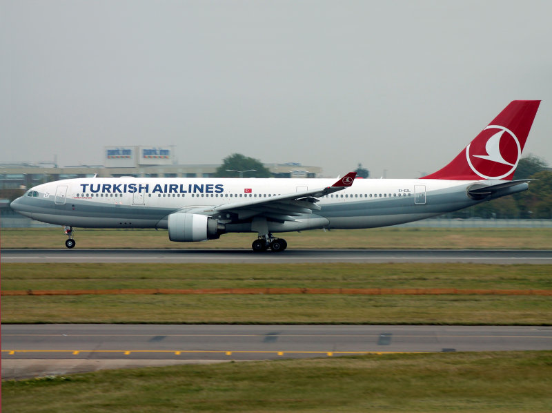 A330-200  EI-EZL 