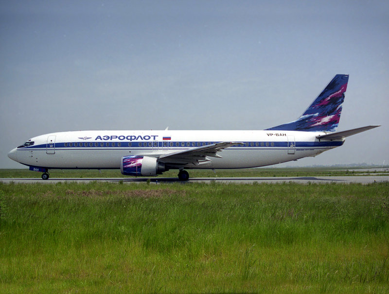 B737-400  VP-BAH 