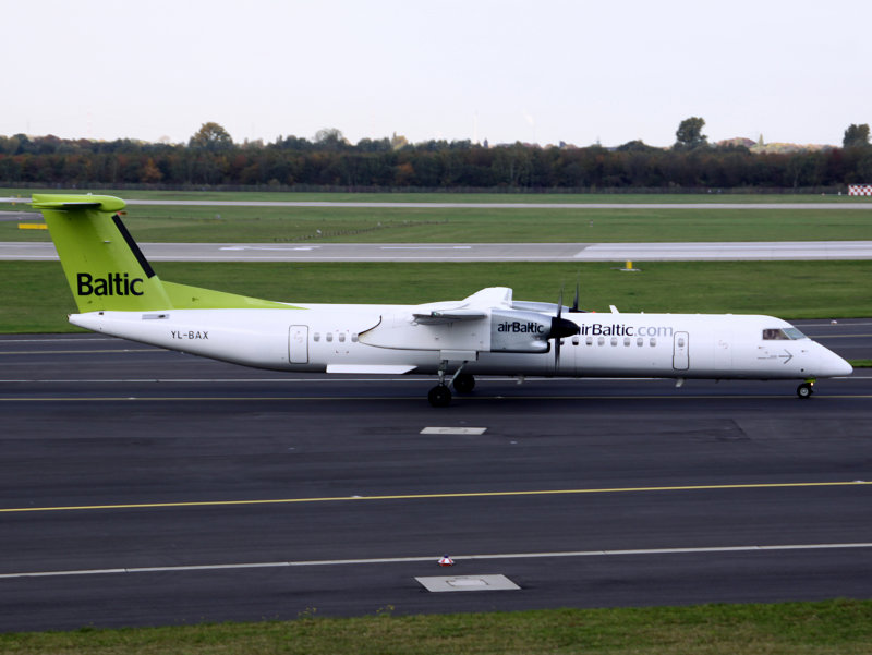 DHC8 -Q400 YL-BAX