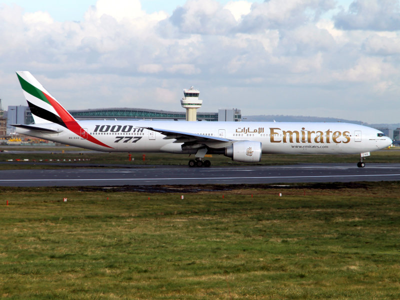 The Sun wasn't out completely unfortunately on this occasion... LGW with 1000th 777 titles...