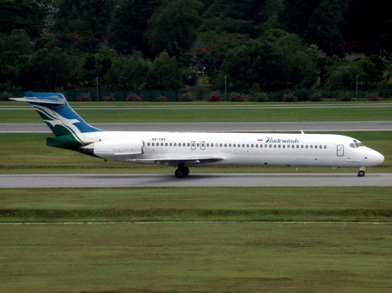 MD-87  9V-TRY  