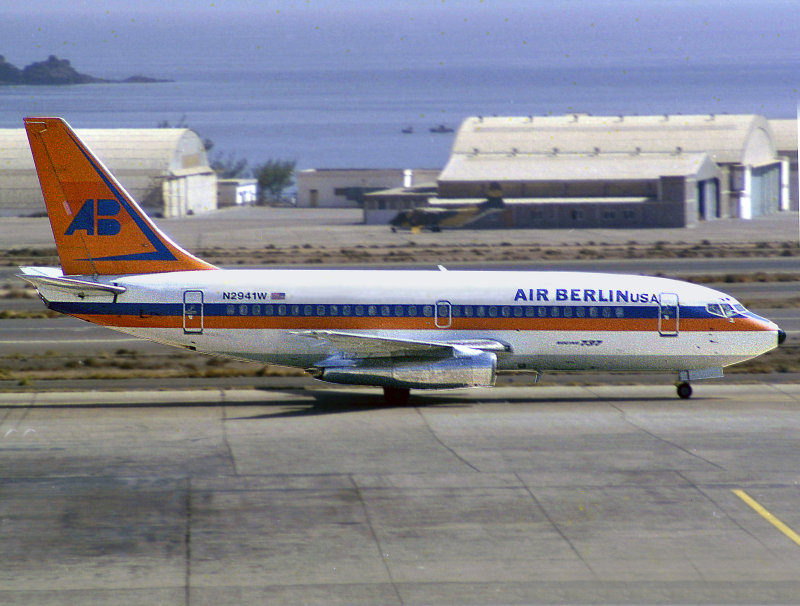 B737-200 N2941W  