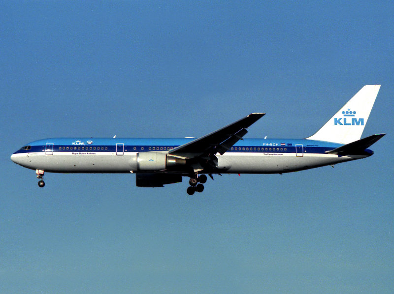 B767-300  PH-BZH  