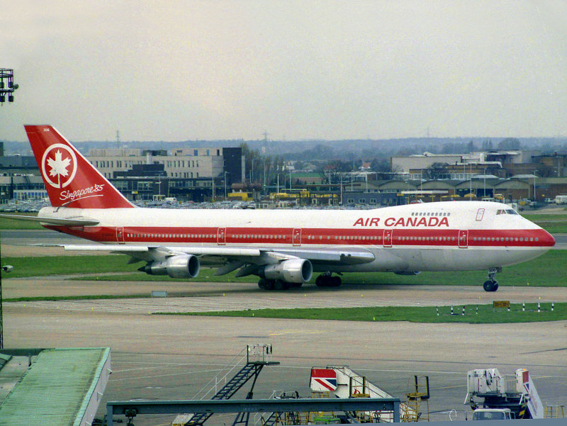 B747-200  C-GAGA  