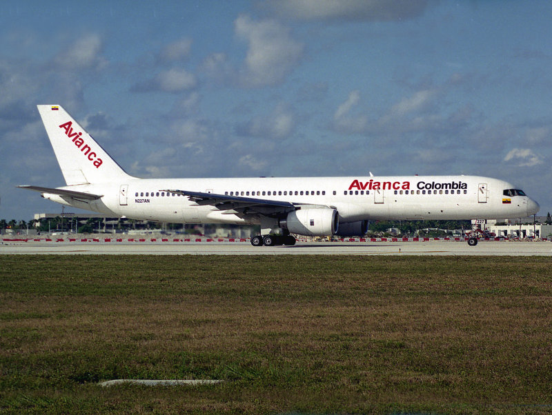 B757-200 N227AN