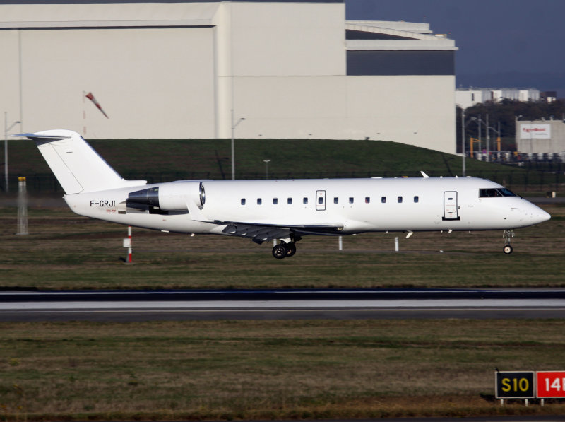 CRJ  F-GRJI  