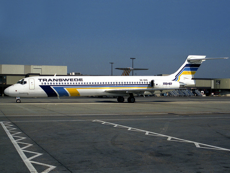 MD-87  SE-DHG 