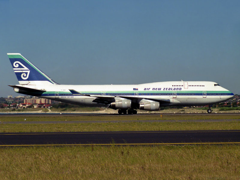 B747-400  ZK-NBS 