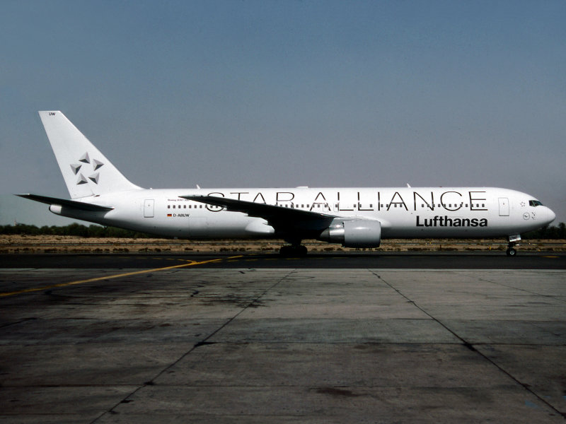 B767-300  D-ABUW  