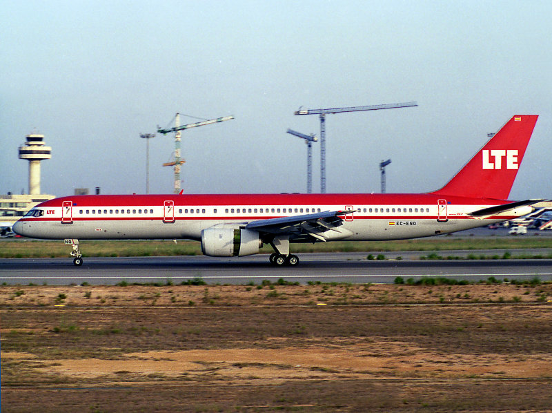 B757-200  EC-ENQ 