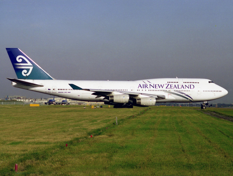 B747-400  ZK-NBS  