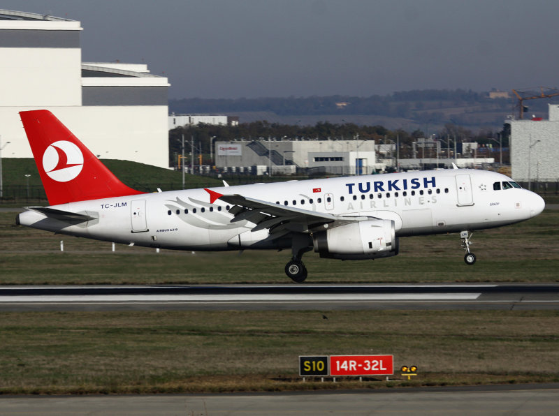 A319  TC-JLM  