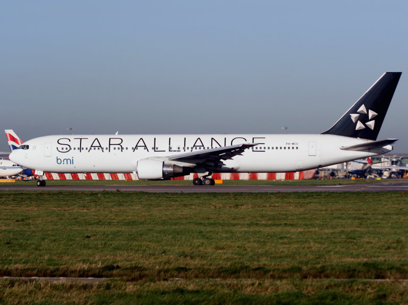 B767-300  PH-MCV  