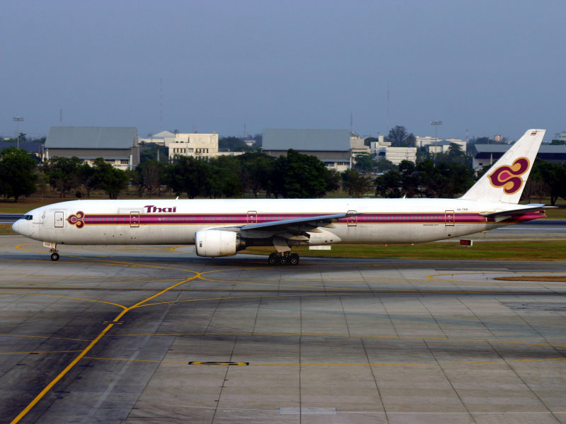 B777-300 HS-TKB  