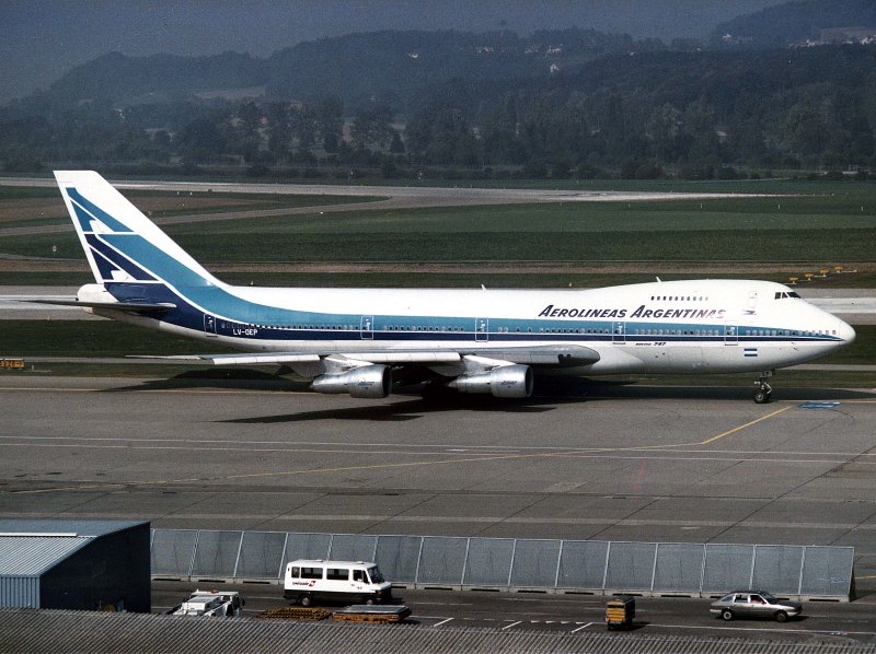 B747-400 LV-OEP  
