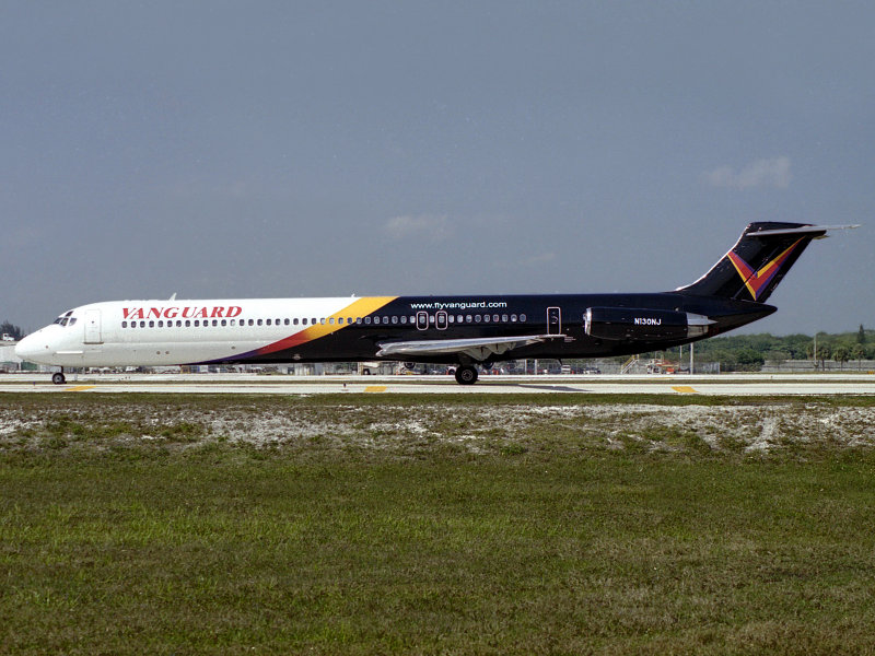 MD-81 N130NJ 