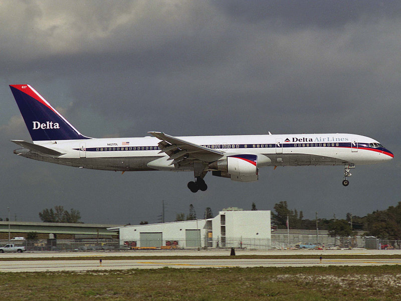 B757-200  N627DL
