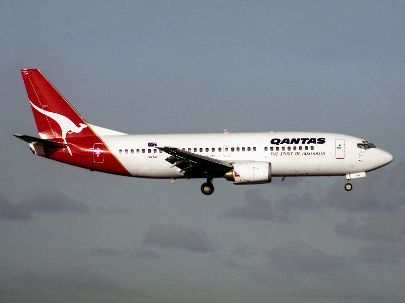 B737-300  VH-TJA  