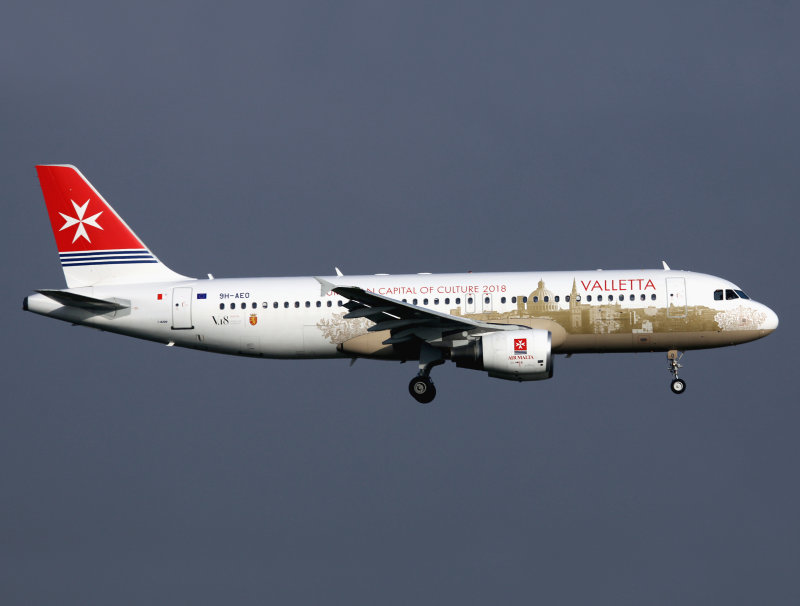 'Valetta' special logos at LHR for 09L...