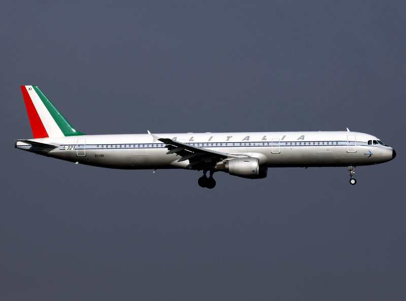 Great they painted one of the Fleet in the 'Retro' livery, LHR for 09L....