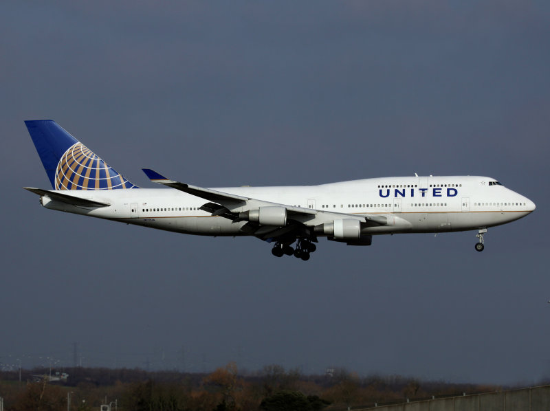 B747-400  N177UA  