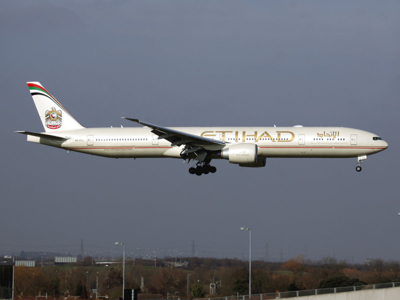 B777-300  A6-ETL 