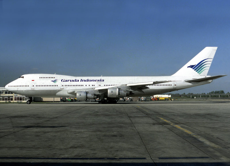 B747-200  9K-ADC 