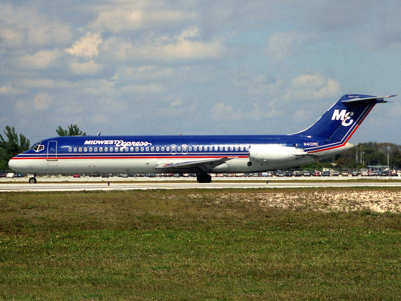 DC9-30  N401ME 
