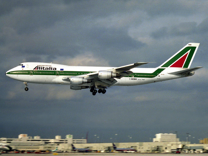 B747-200 I-DEMW