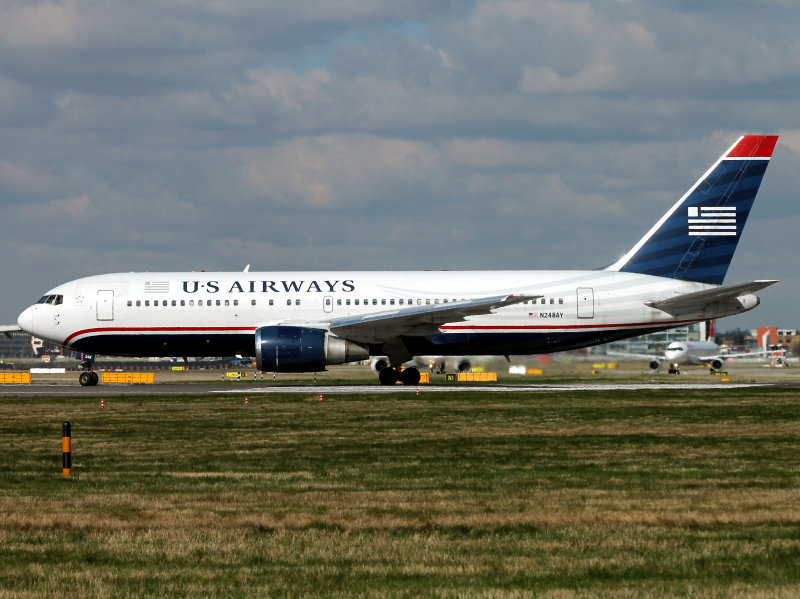 B767-200  N248AY 