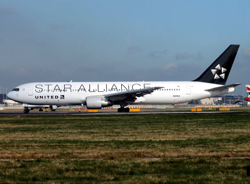 B767-300 N653UA