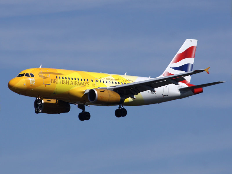 'Firefly' nose on finals for 27L