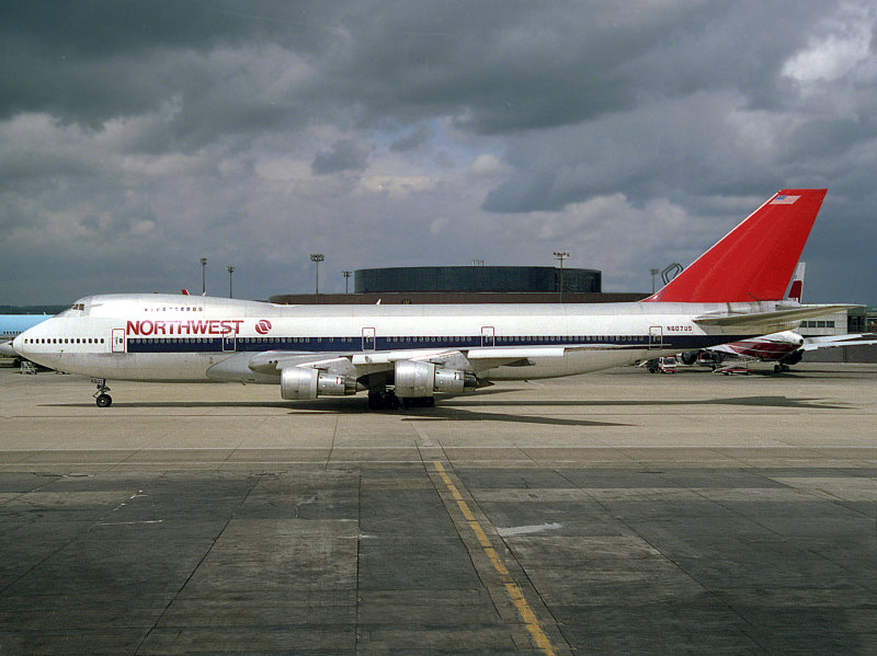 B747-200  N607US 