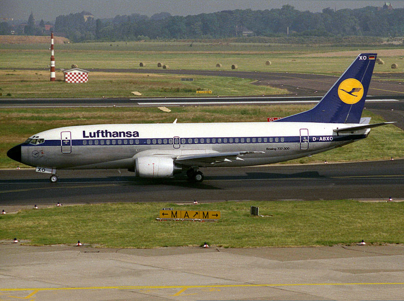 B737-300  D-ABXO 