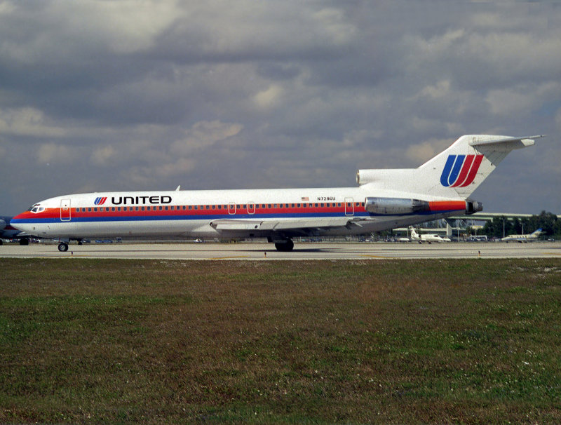 B727-200 N7286U