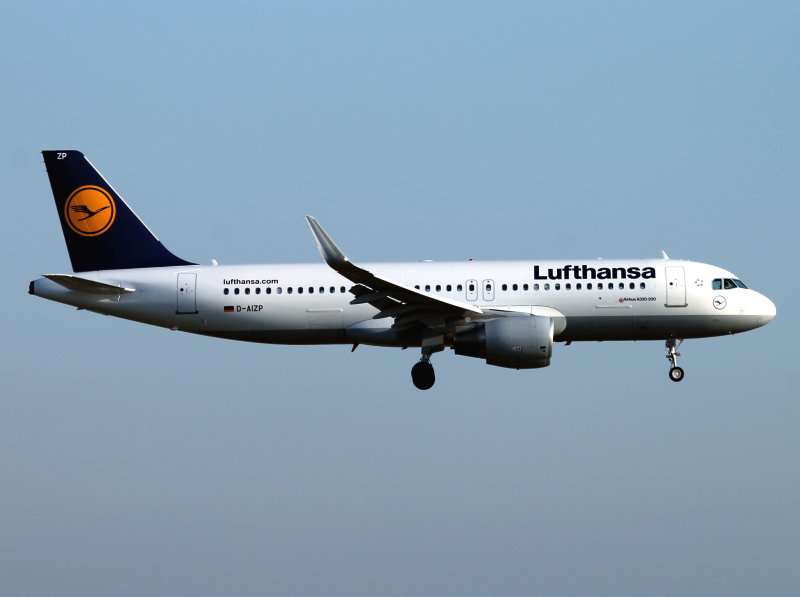 A320   D-AIZP  