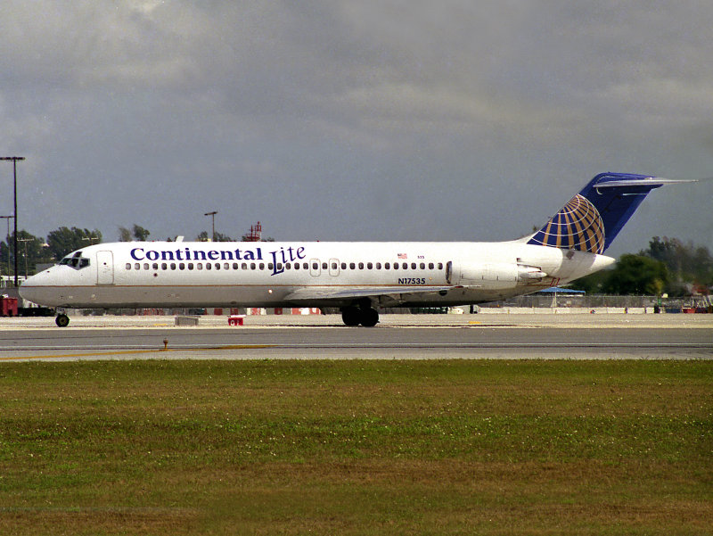 DC9-30  N17535 
